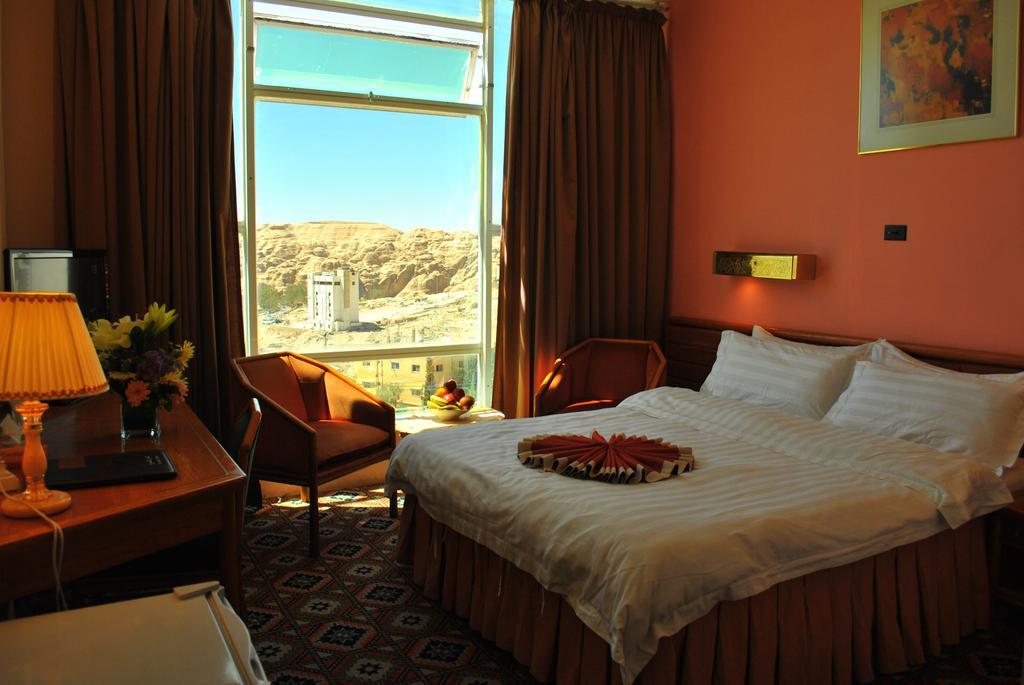 Candles Hotel Wadi Musa Exteriér fotografie